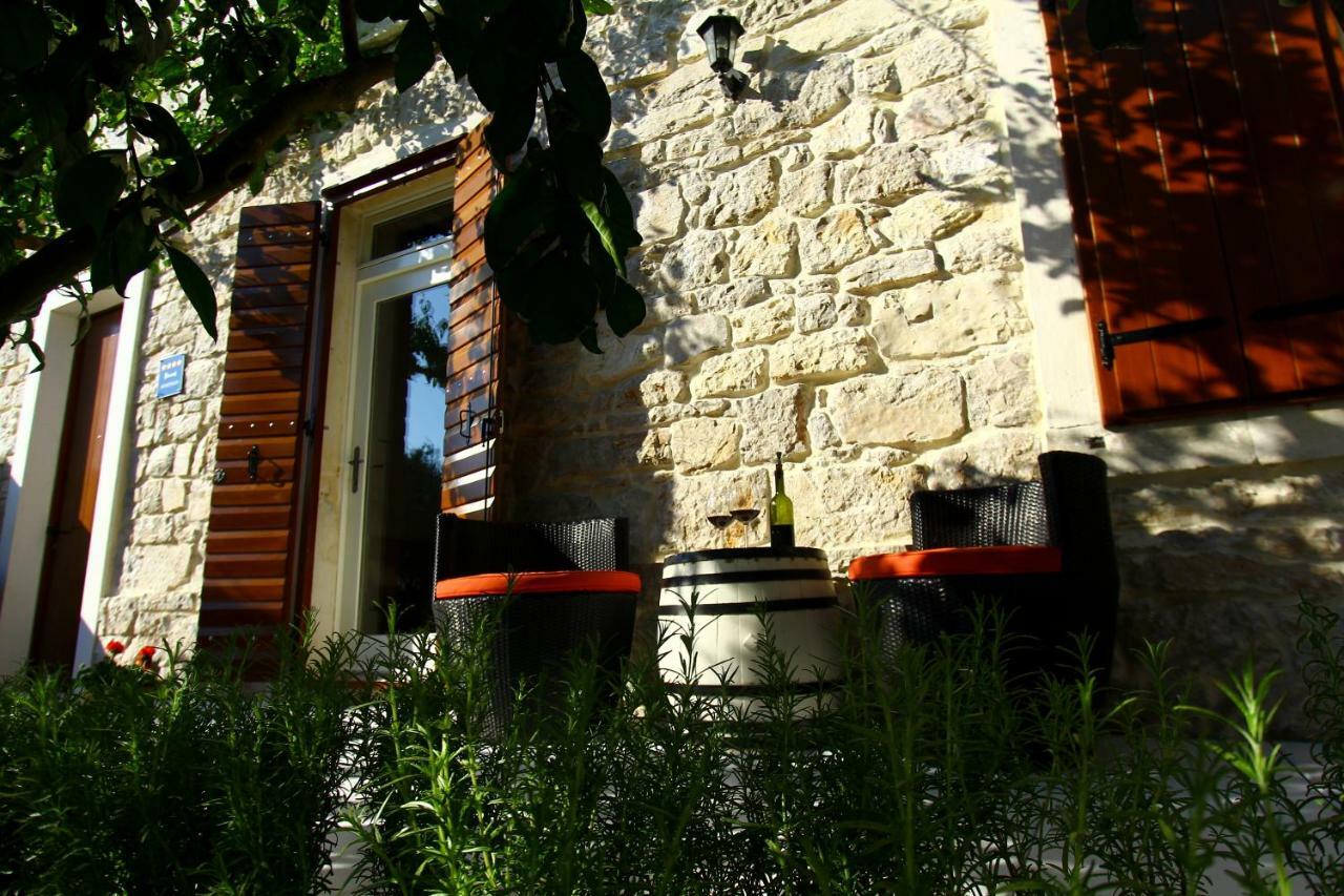 Old House Appartement Sveti Filip i Jakov Buitenkant foto