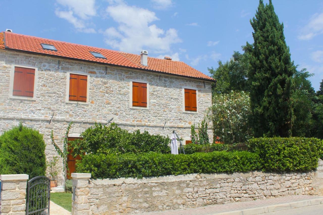 Old House Appartement Sveti Filip i Jakov Buitenkant foto